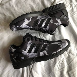 ✴️SALE✴️ Adidas Zx Flux Pegasus & Lion Print